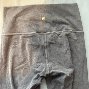 Lululemon wunder unders (acid wash)